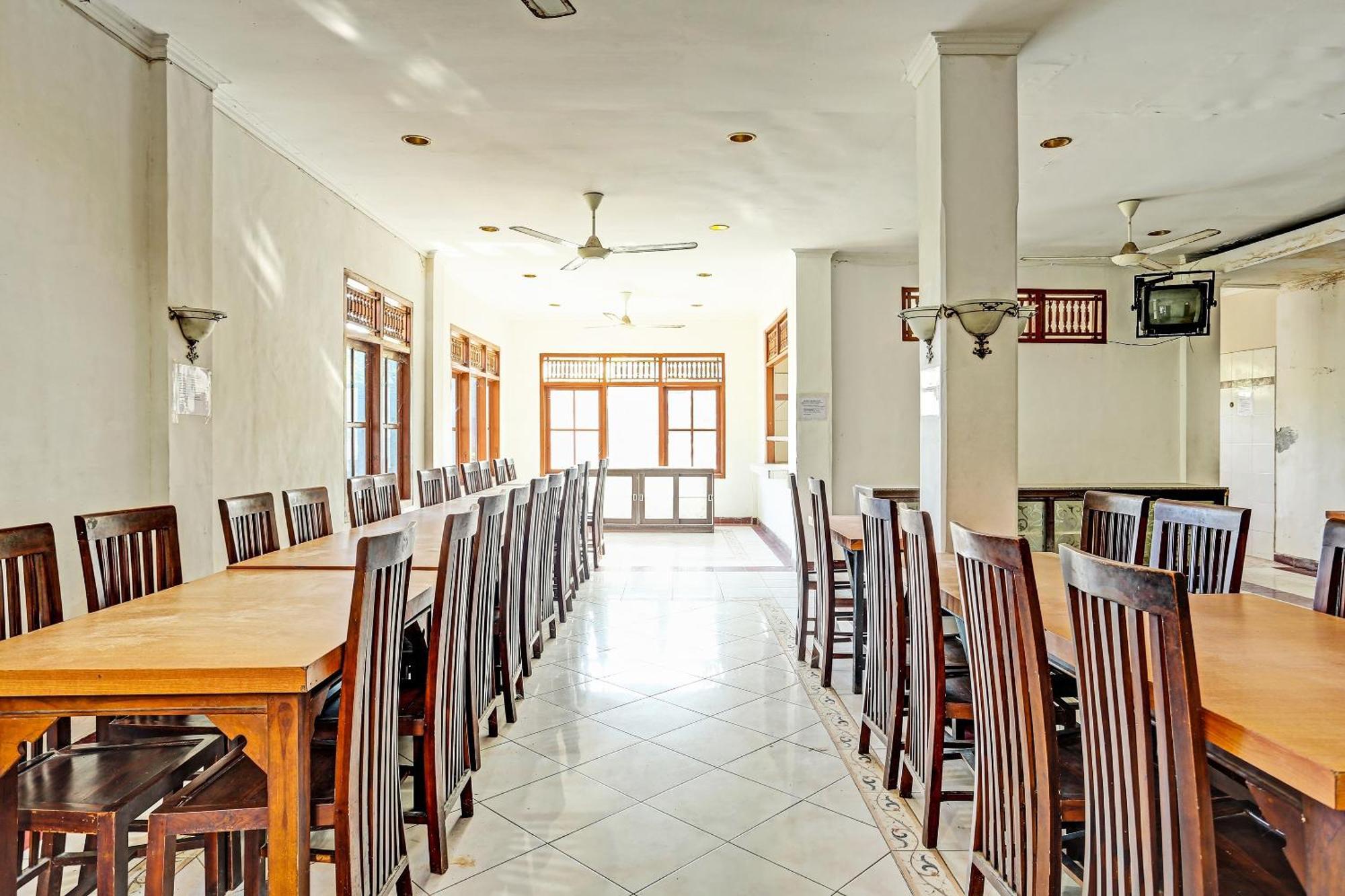 Oyo Collection O 91125 Puri Dewa Bharata Hotel Jimbaran  Exterior photo