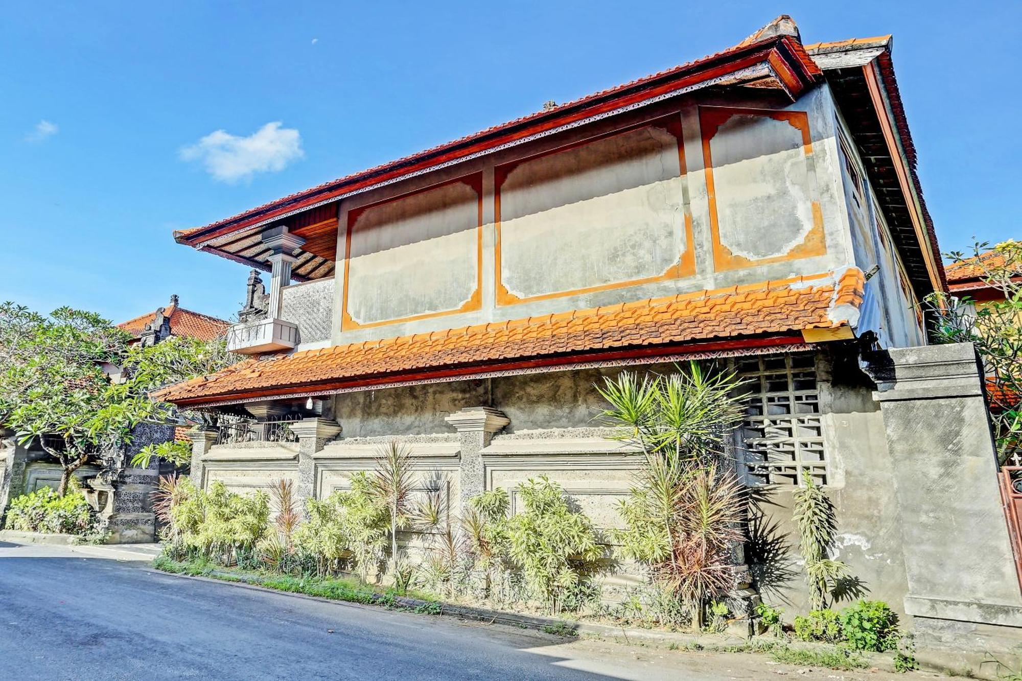 Oyo Collection O 91125 Puri Dewa Bharata Hotel Jimbaran  Exterior photo