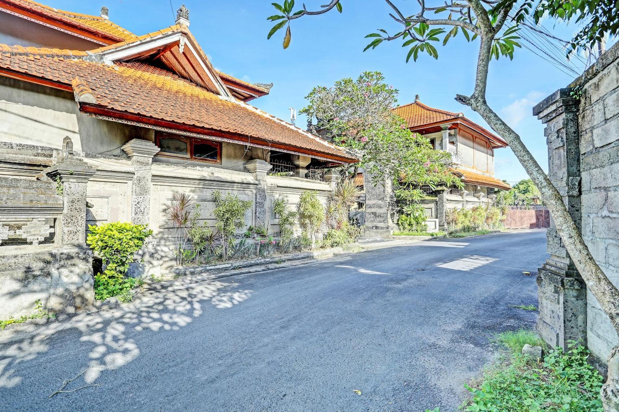 Oyo Collection O 91125 Puri Dewa Bharata Hotel Jimbaran  Exterior photo