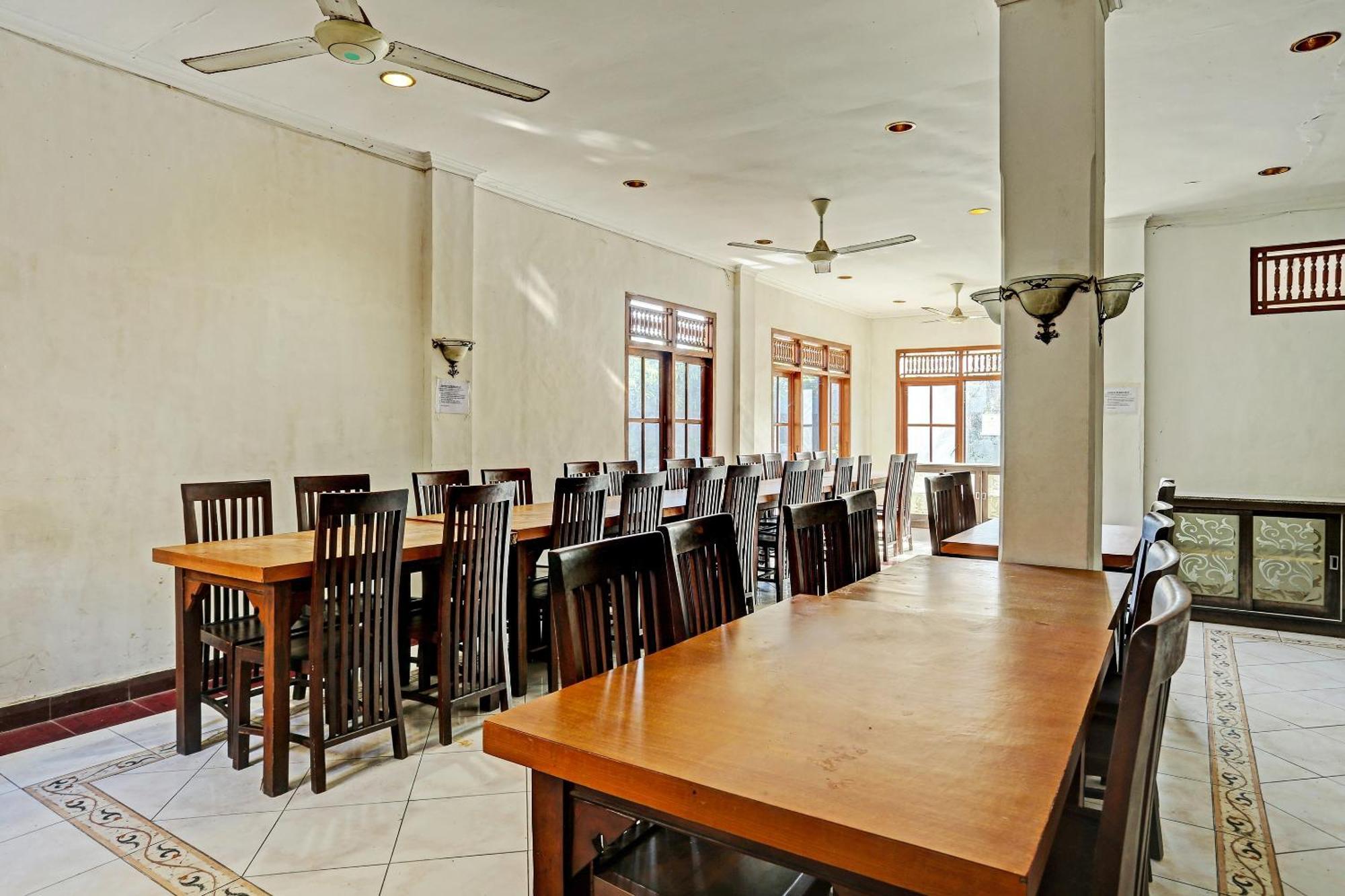 Oyo Collection O 91125 Puri Dewa Bharata Hotel Jimbaran  Exterior photo